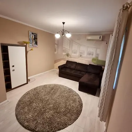 Apartment In The Aviatiei Area On